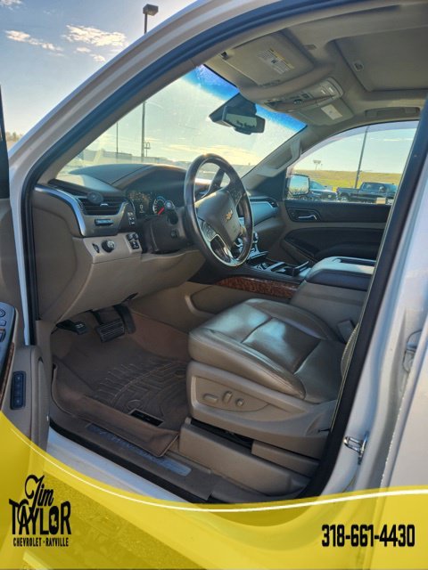 Used 2019 IRIDESCENT PEARL TRICOAT Chevrolet Premier image 3