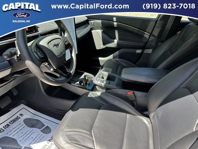 Used 2025 Red Ford Premium image 19