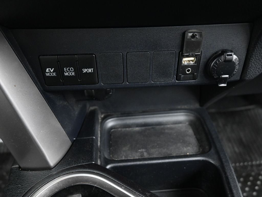 Used 2017 Magnetic Gray Metallic Toyota XLE image 18