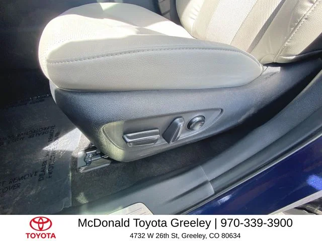 Used 2025  Toyota MAX Platinum image 12