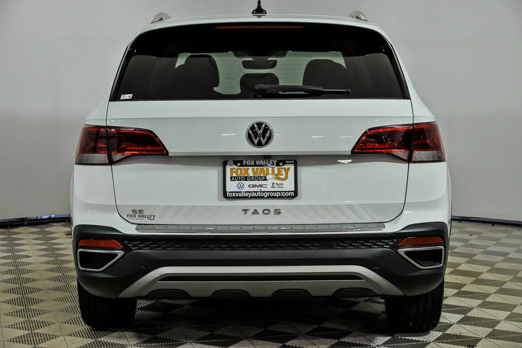 Certified Used 2023 White Volkswagen 1.5T SE image 7