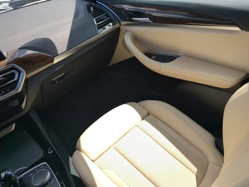Used 2023 White BMW sDrive30i image 16