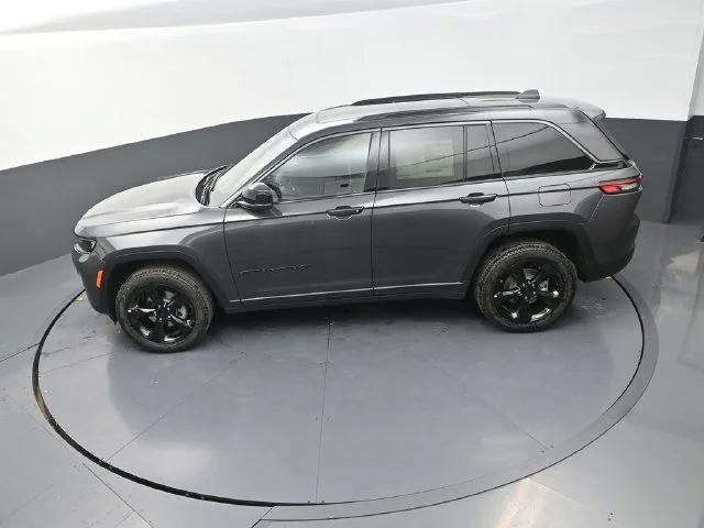 New 2026 Baltic Gray Metallic Clear-Coat Exterior Paint Jeep Limited image 13