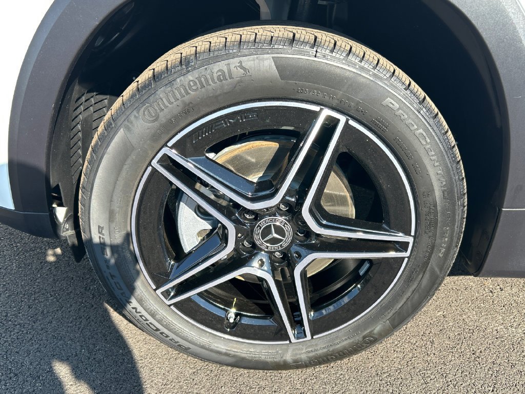 New 2026 Polar White Mercedes-Benz GLB 250 image 34