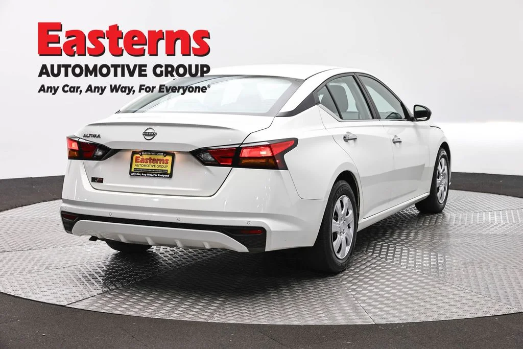 Used 2024 White Nissan 2.5 S image 5