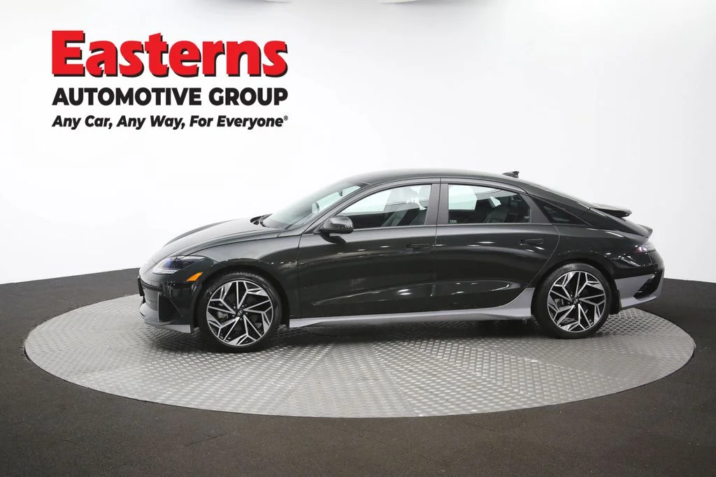 Used 2023 Green Hyundai SEL image 59