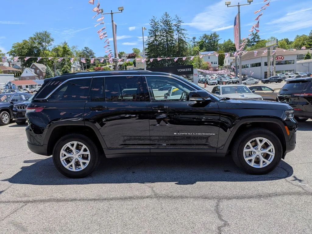 Used 2023 Black Jeep Limited image 5
