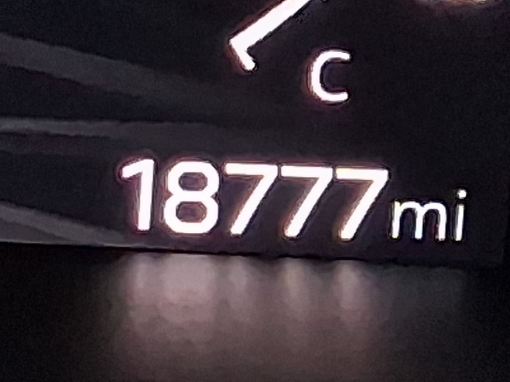 Used 2024 Sterling Metallic GMC AT4 image 14