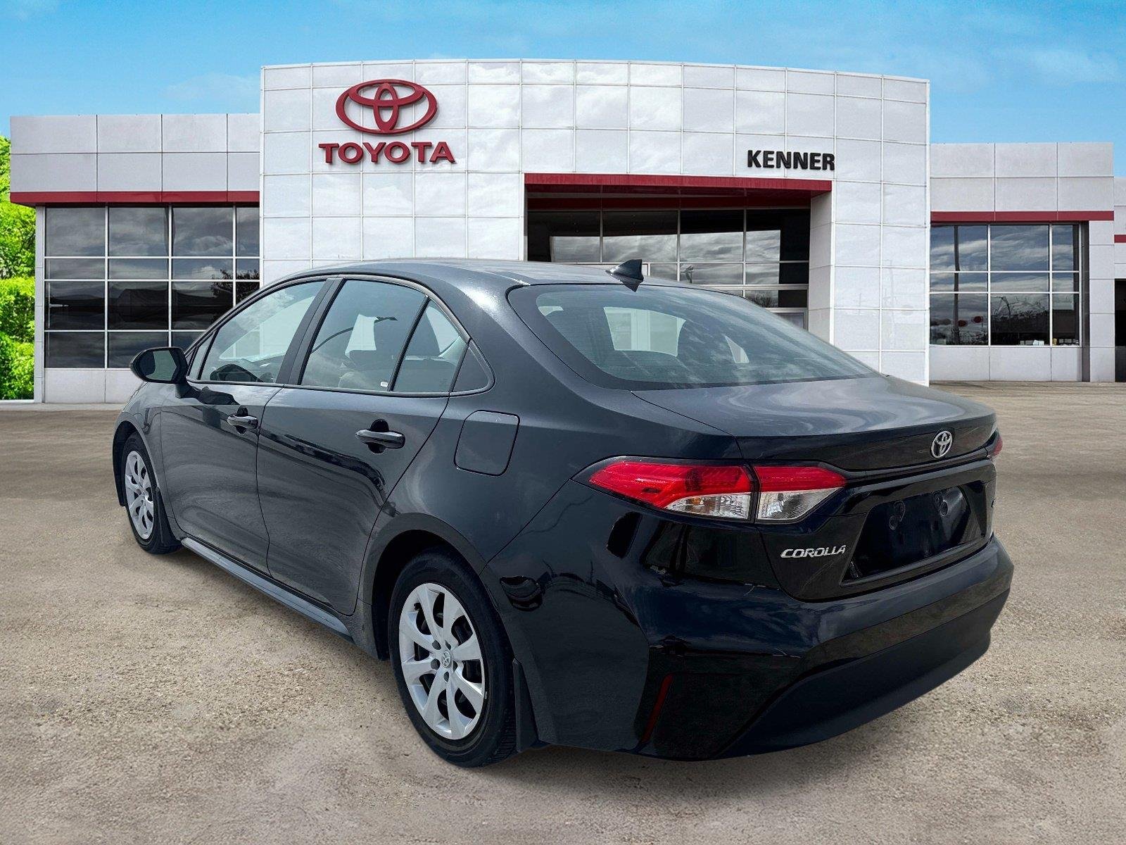 Used 2025 Midnight Black Metallic Toyota LE image 4