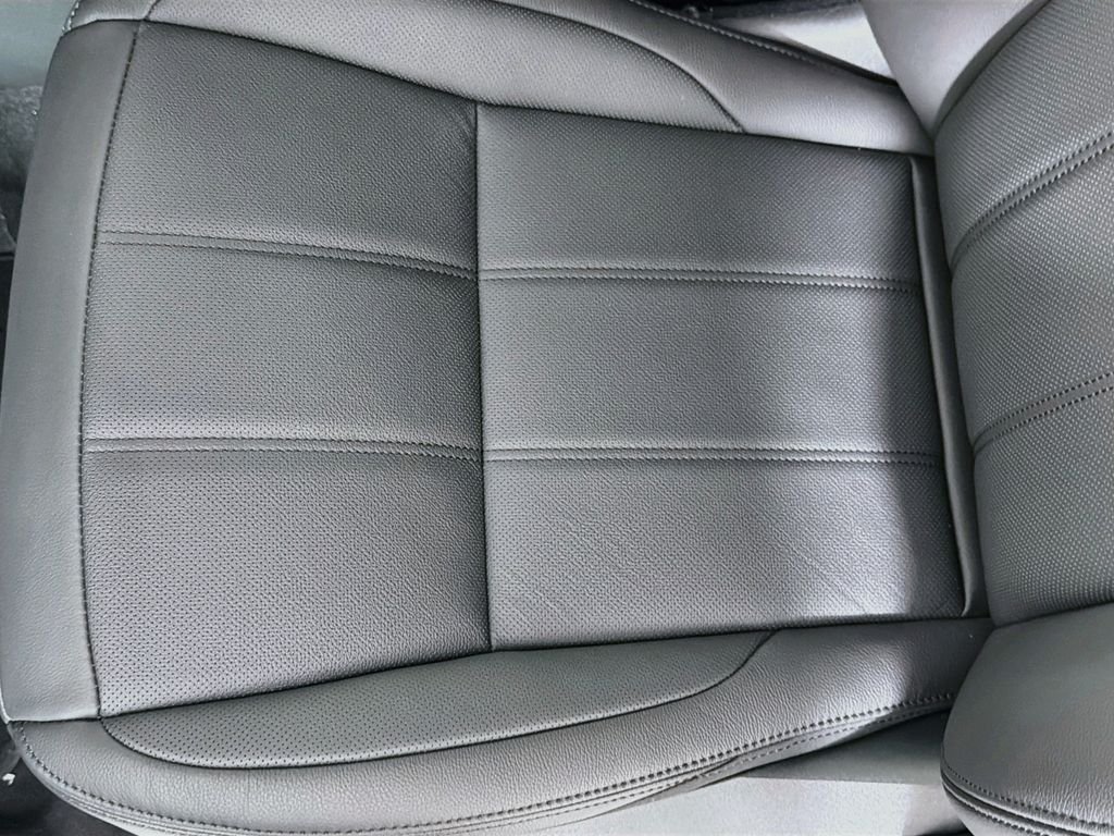 New 2026 Tribeca Blue Land Rover S image 20