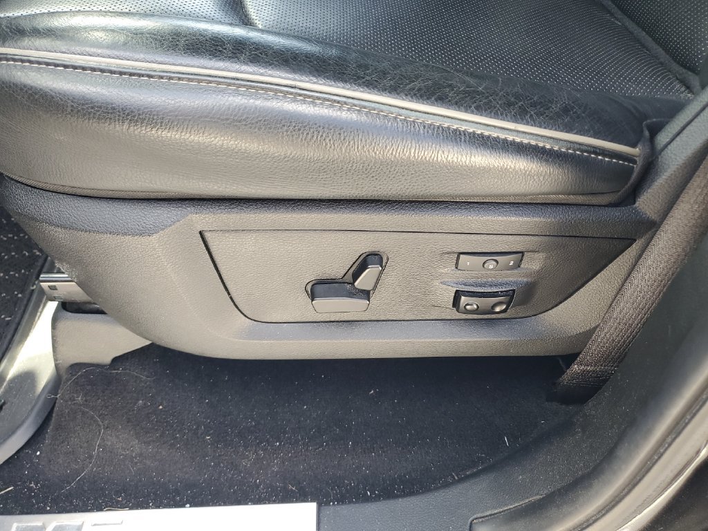 Used 2016 Black Ram Laramie Longhorn image 16