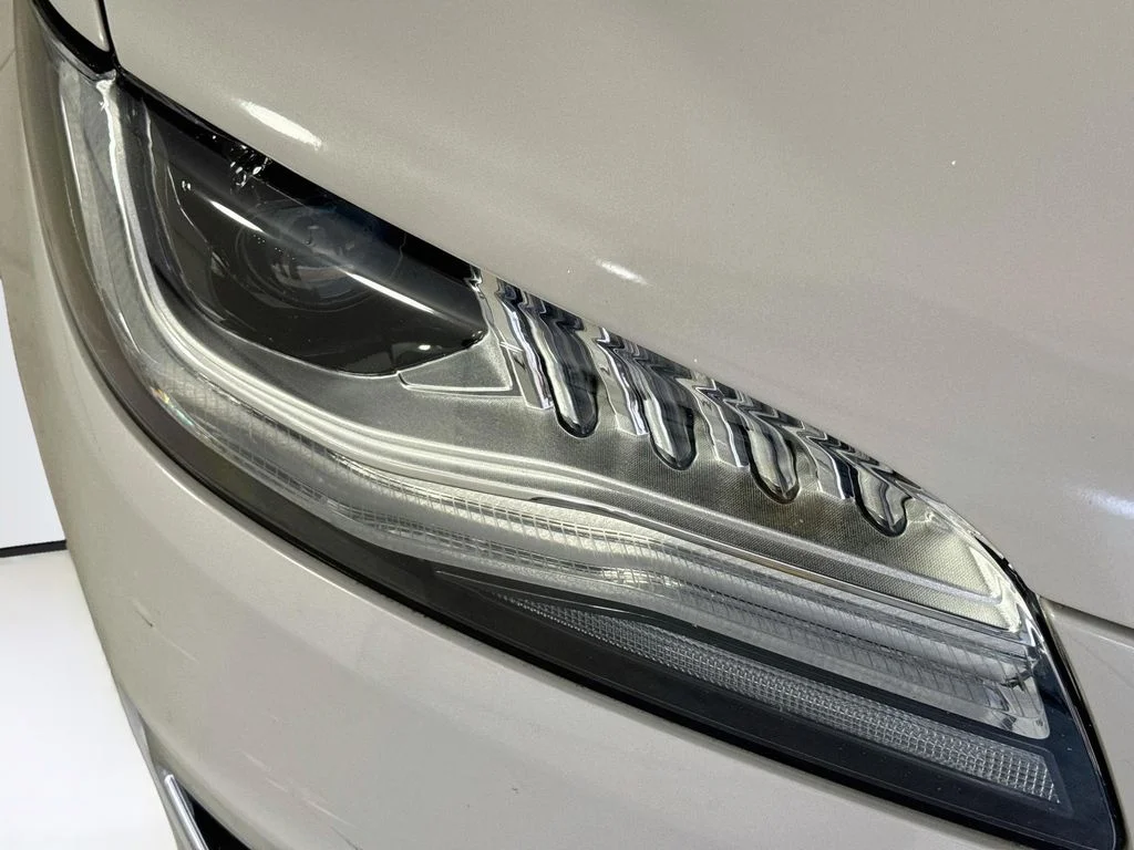 Used 2019 Pearl Metallic Lincoln Reserve image 38