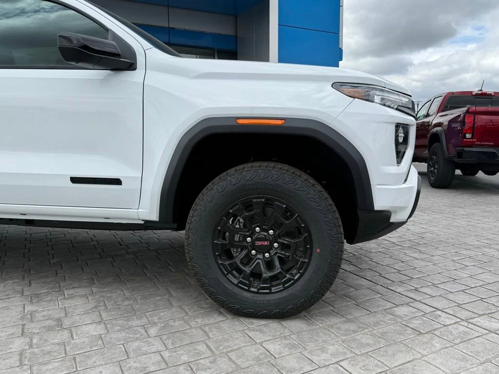 New 2026 Summit White GMC Elevation image 5