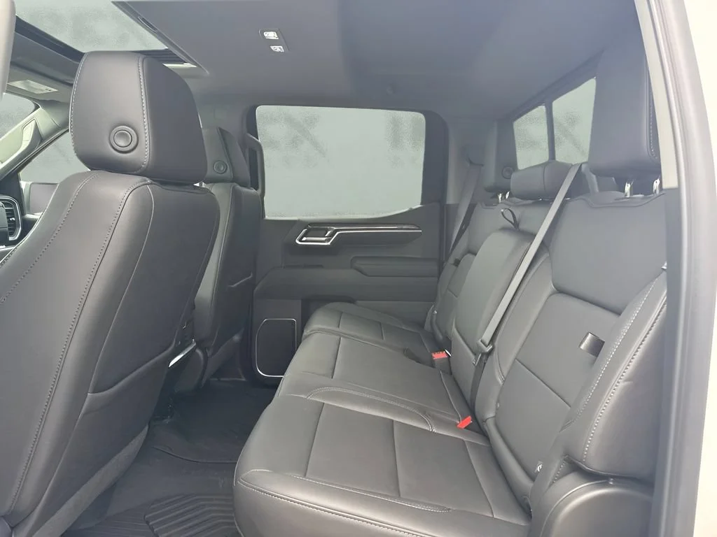 Used 2025 Summit White Chevrolet LTZ image 13