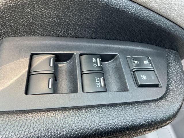 Used 2017 Black Honda Touring image 13