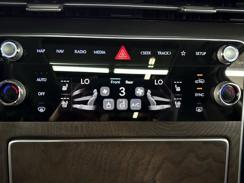 2025 GENESIS GV80 Advanced - Photo 19