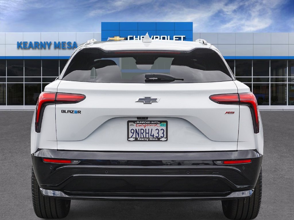 Used 2024 Summit White Chevrolet RS image 5