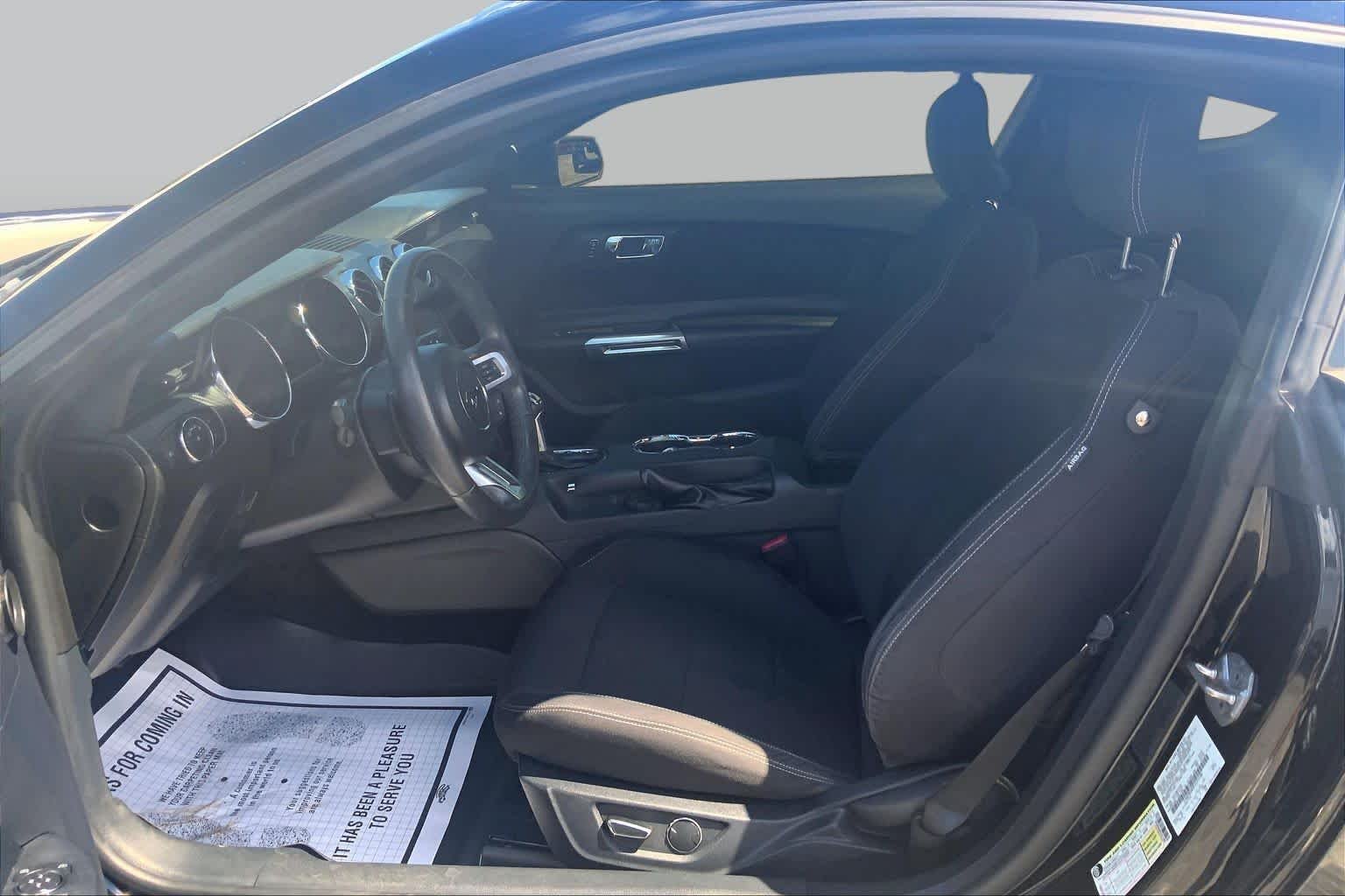 Used 2015 Black Ford V6 image 8