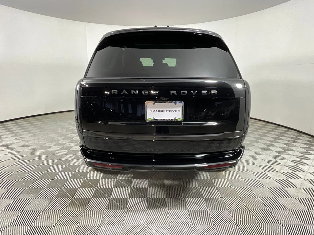 Used 2024 Black Land Rover SE image 7