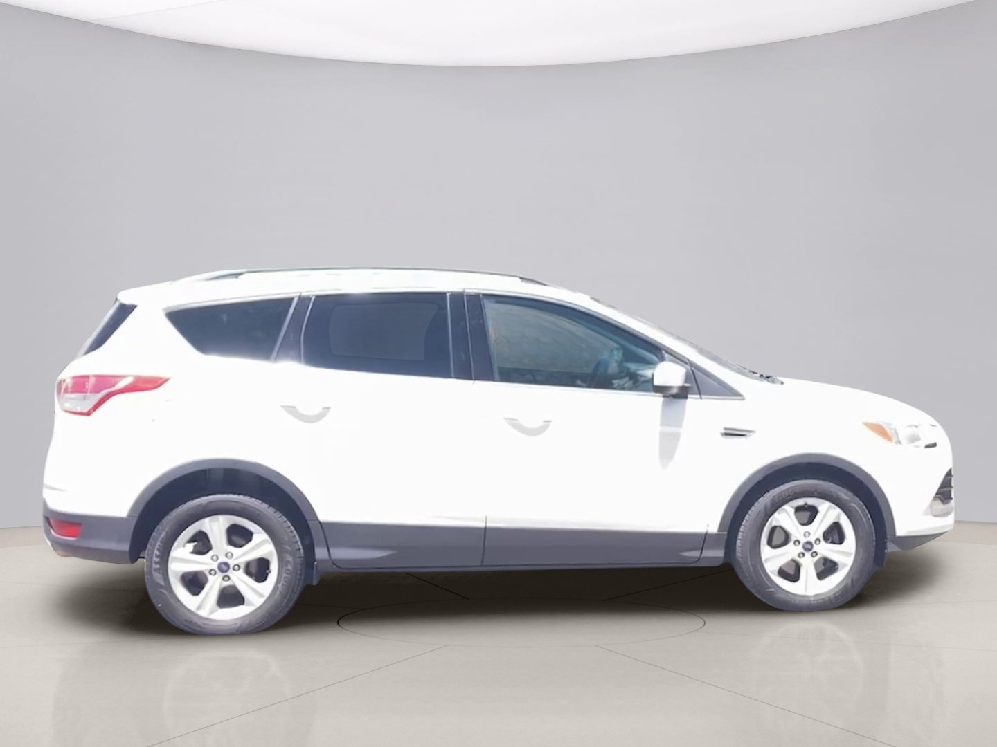 Used 2015 White Ford SE image 6