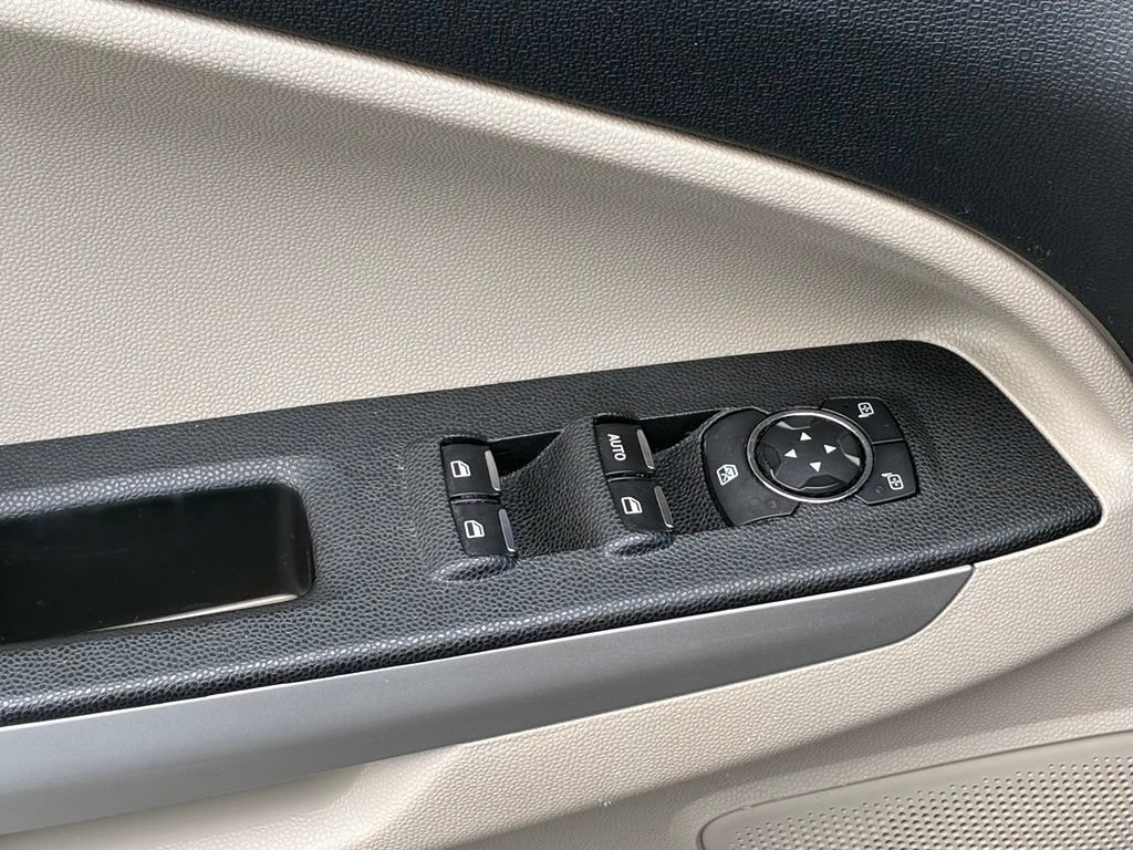 Used 2020  Ford S image 19