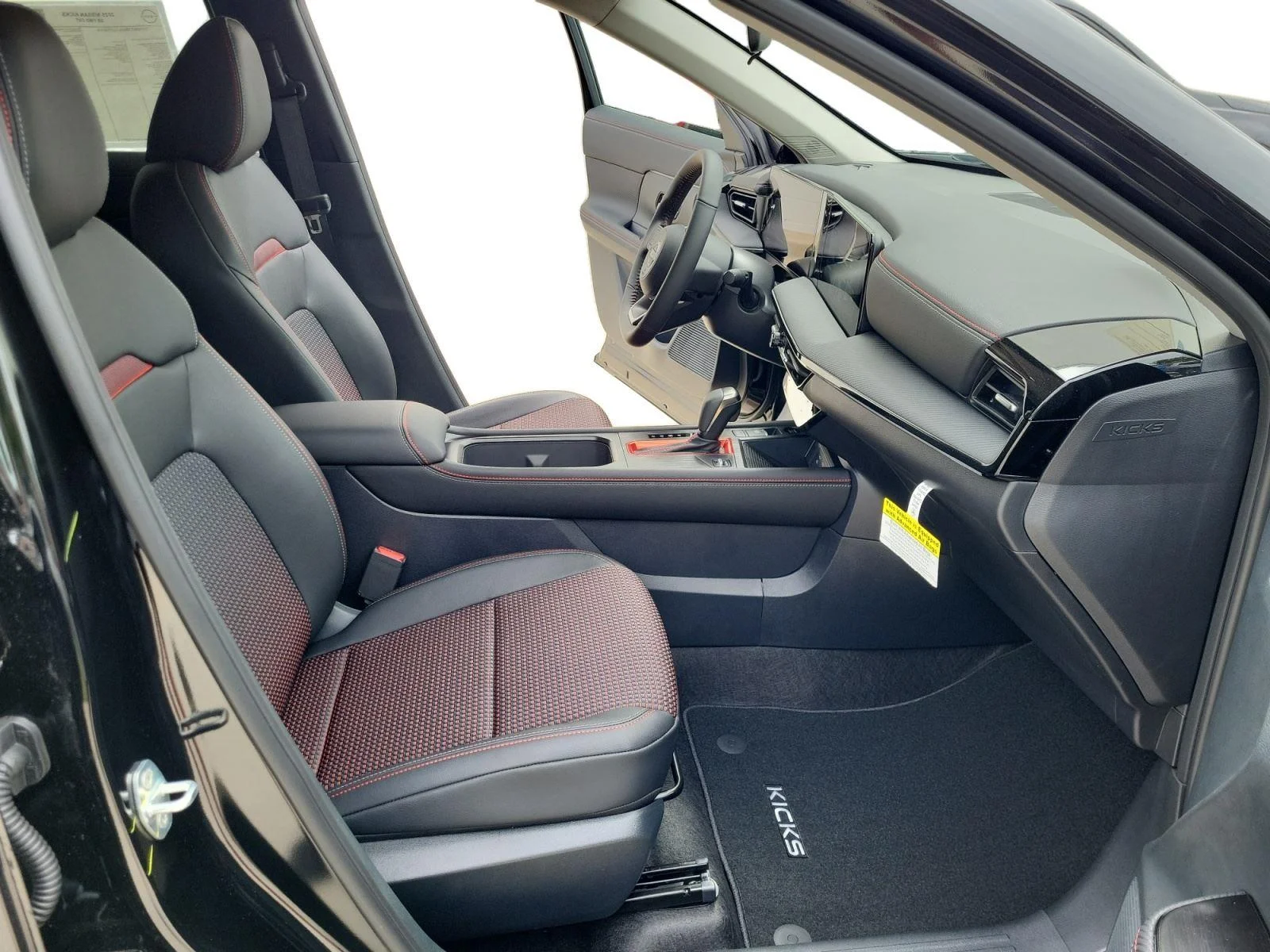 2025 Nissan Kicks SR - Photo 26