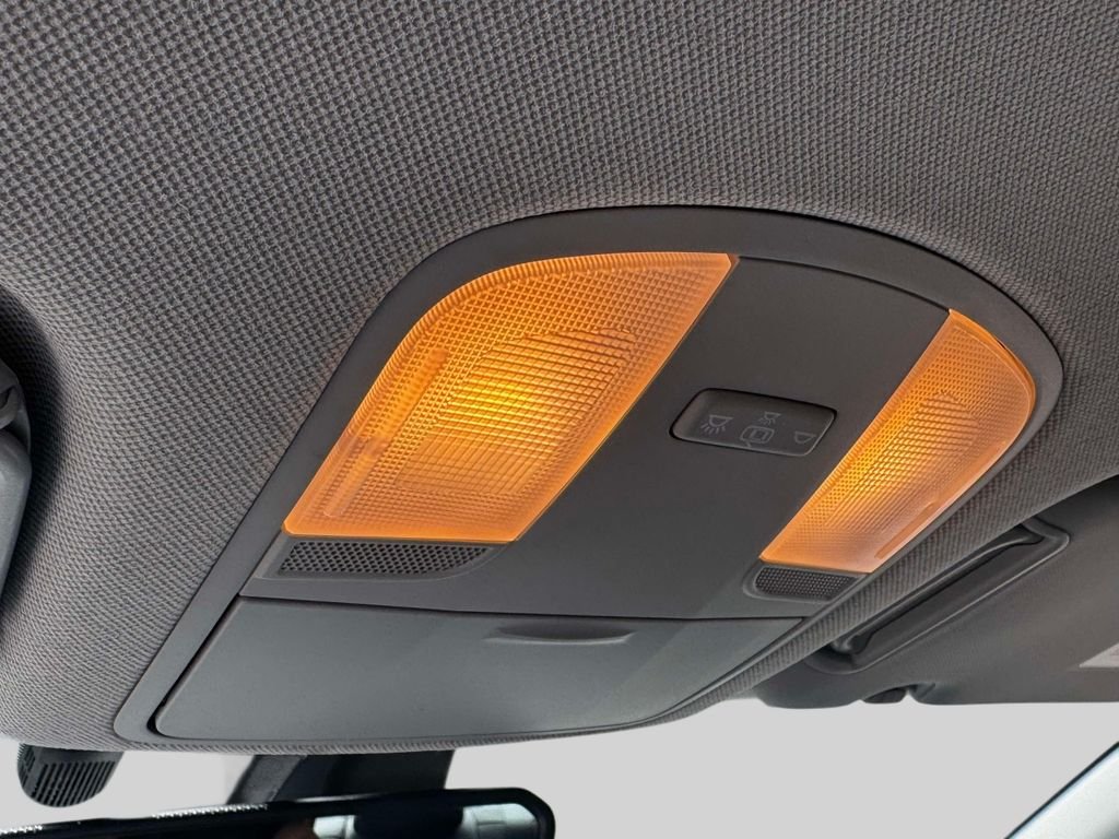 2020 Hyundai Elantra Limited - Photo 30
