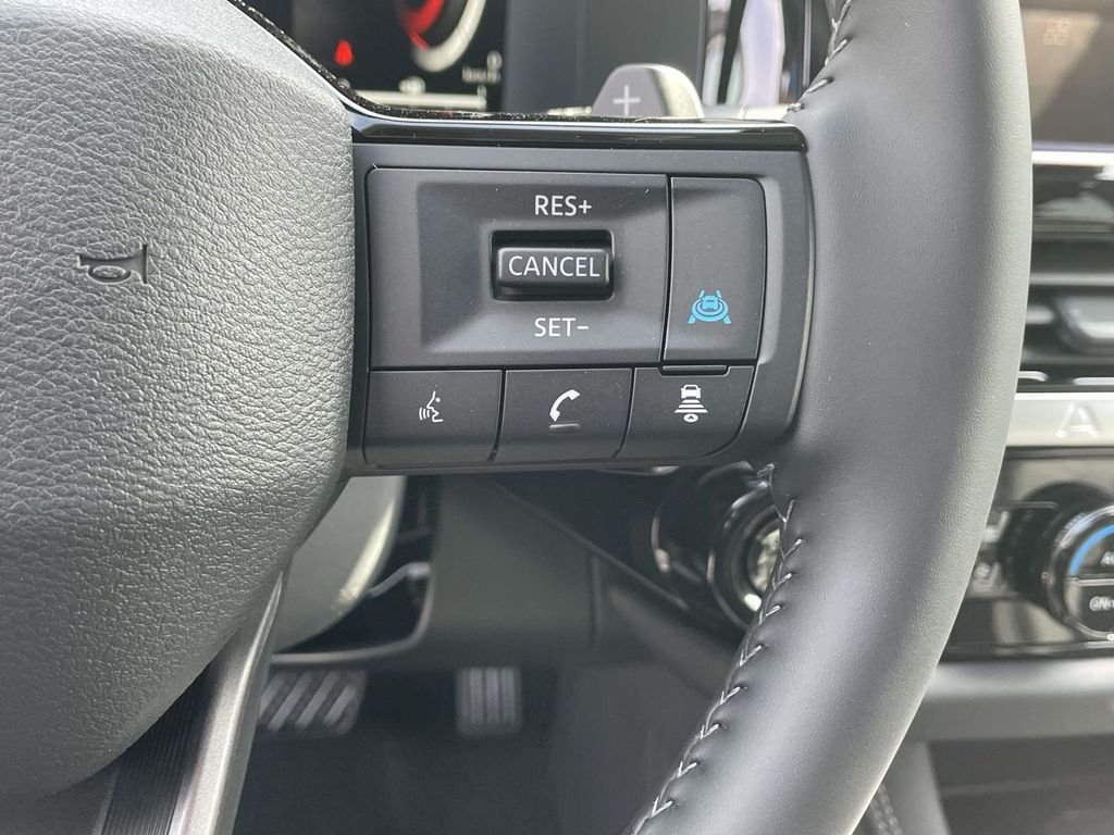 New 2026 Boulder Gray Pearl / Super Black Two-tone Nissan Platinum image 22