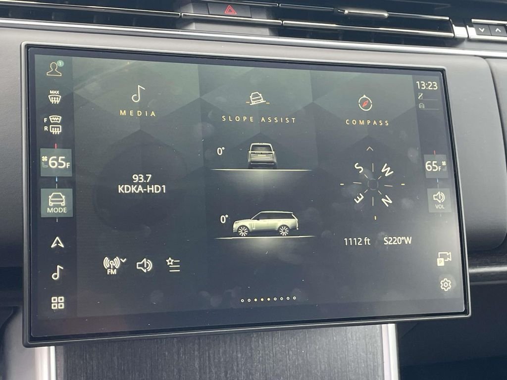 New 2026 Carpathian Grey Land Rover SE image 23