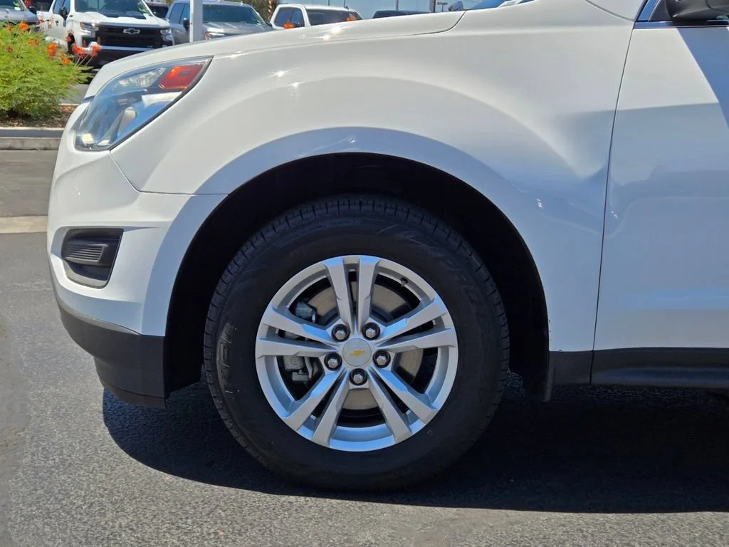 Used 2017 SUMMIT WHITE Chevrolet LS image 8