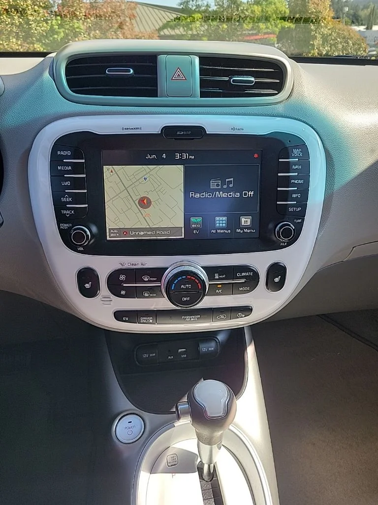 Used 2017 Blue Kia Base image 10