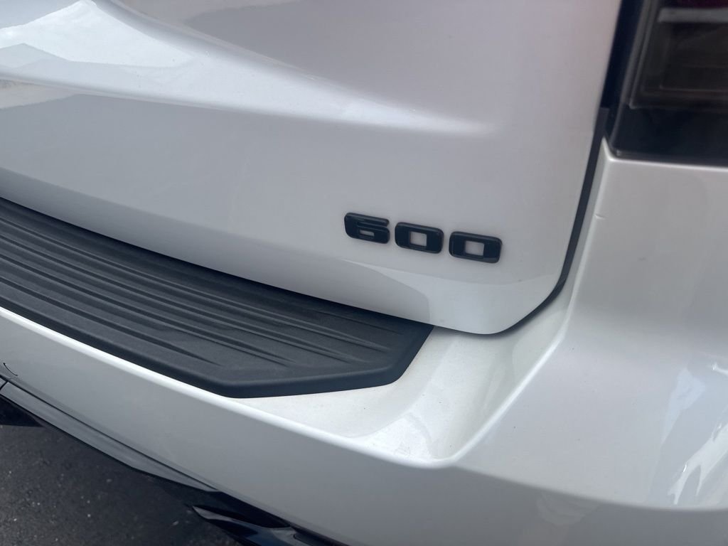 Used 2021 White Cadillac Sport Platinum image 5