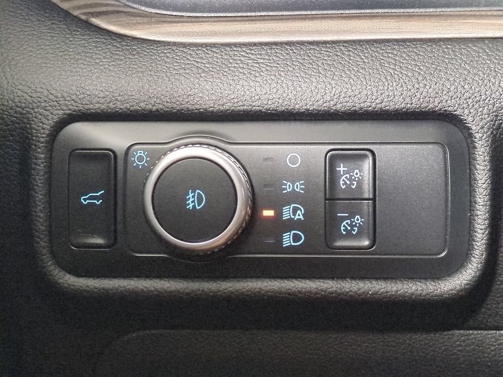 Used 2022 Black Ford Limited image 33
