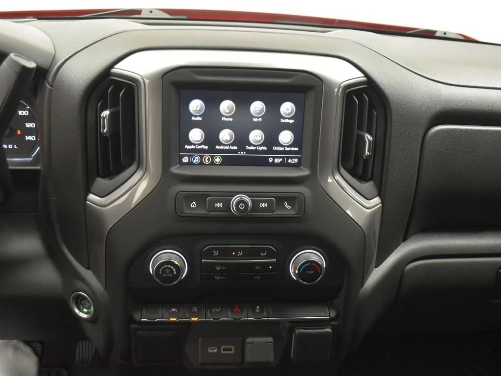 Used 2022 Red Chevrolet Custom image 11