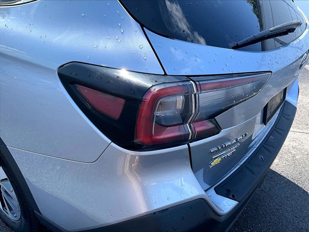 Used 2021 Ice Silver Metallic Subaru Premium image 31
