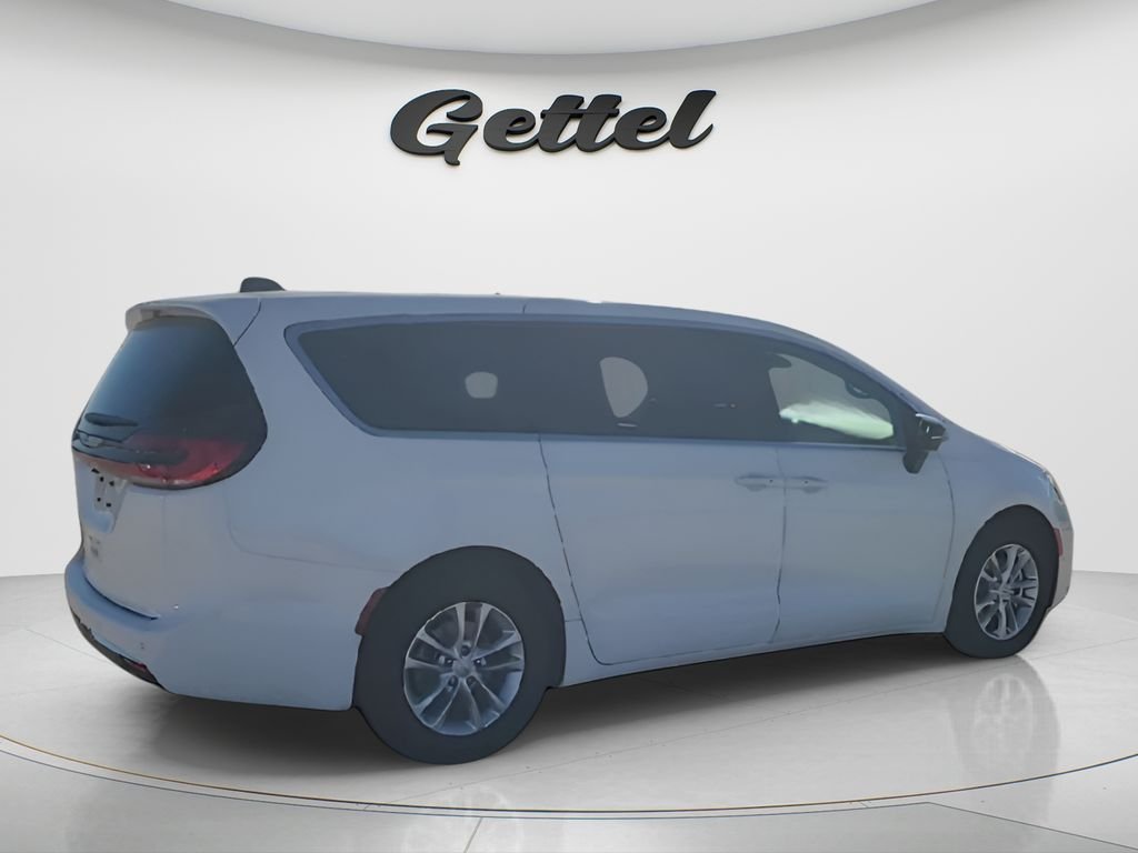New 2026 Bright White Clear-Coat Exterior Paint Chrysler Select image 8
