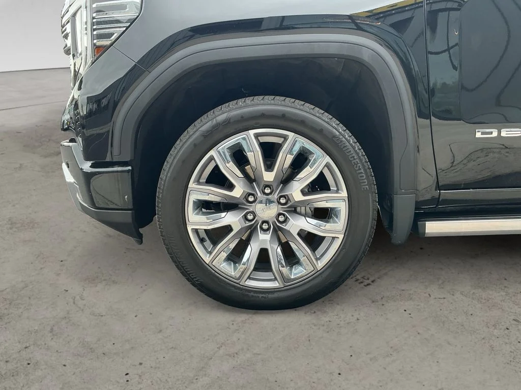 Used 2024 Black GMC Denali image 9