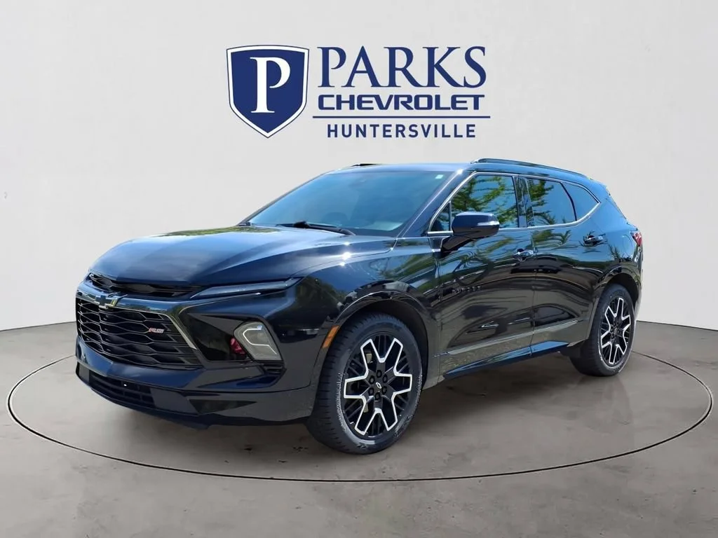Used 2023 BLACK Chevrolet RS image 28