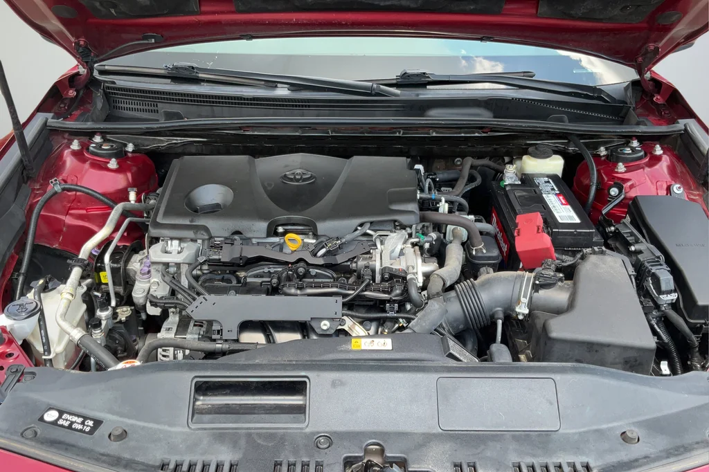 Used 2018 Red Toyota LE image 26
