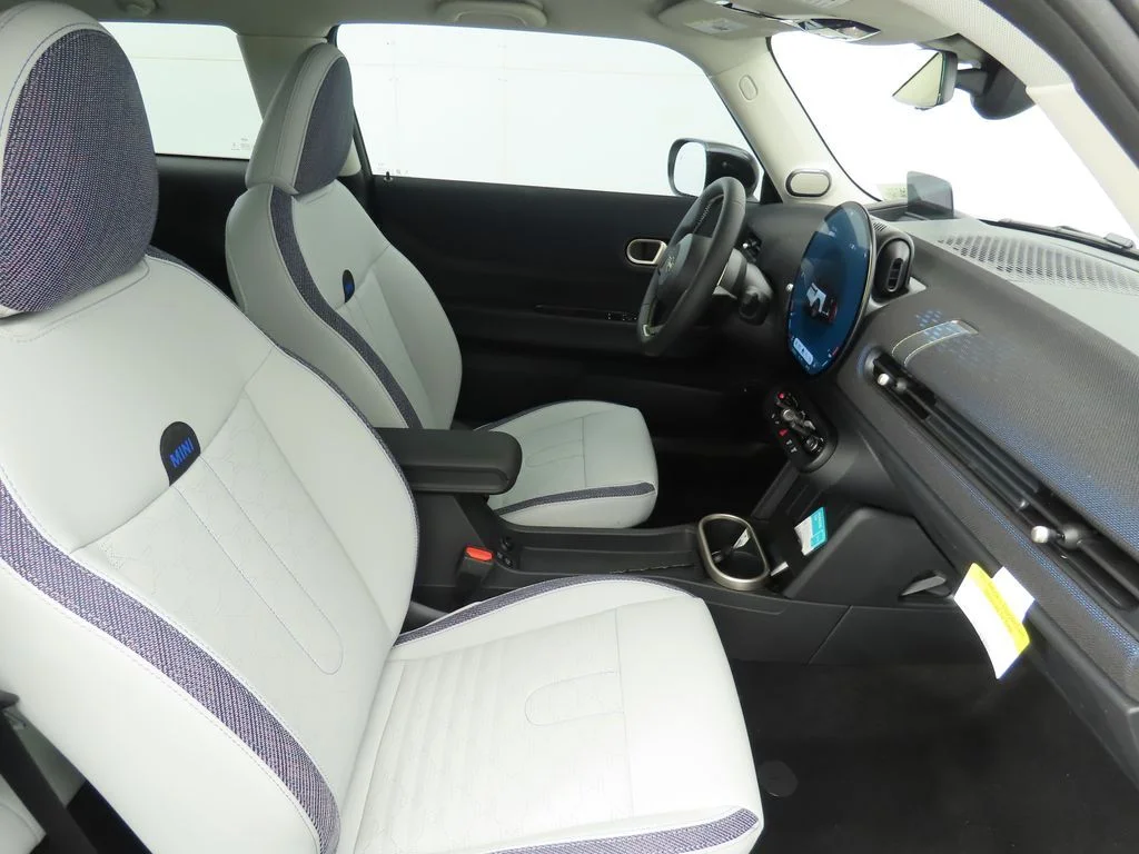 Used 2026 Nanuq White Metallic MINI  image 21