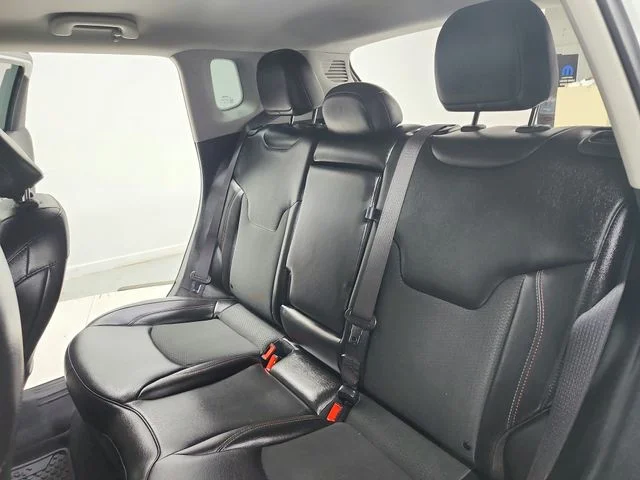 Used 2022 White Jeep Trailhawk image 38