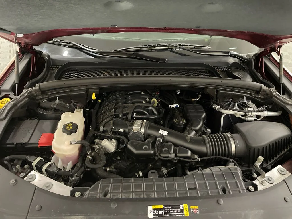 Used 2024 Velvet Red Pearlcoat Jeep Altitude X image 33