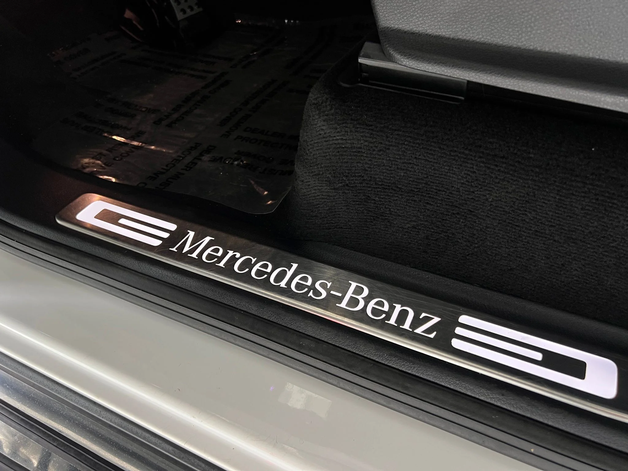 Used 2021 White Mercedes-Benz G 550 image 33