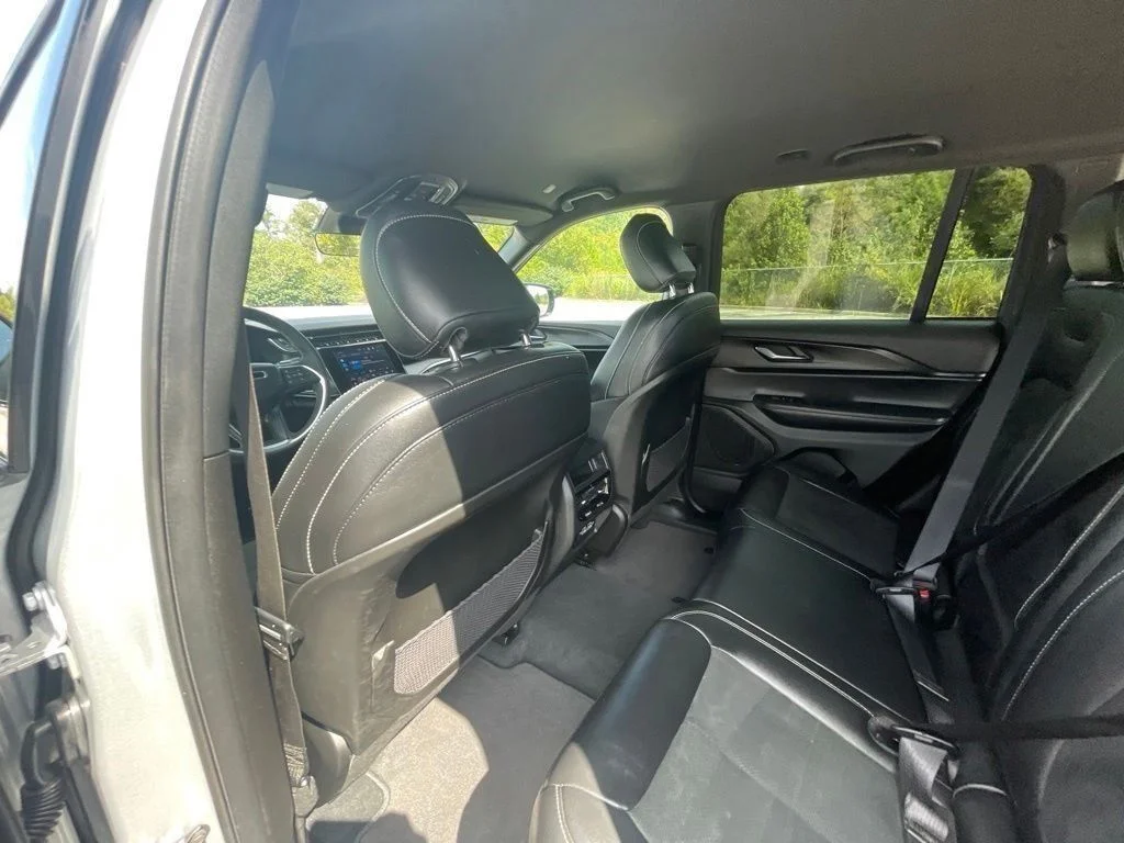 Used 2025 Silver Jeep Altitude image 14