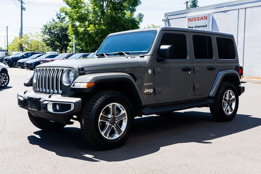 Used 2021 Gray Jeep Unlimited Sahara image 3