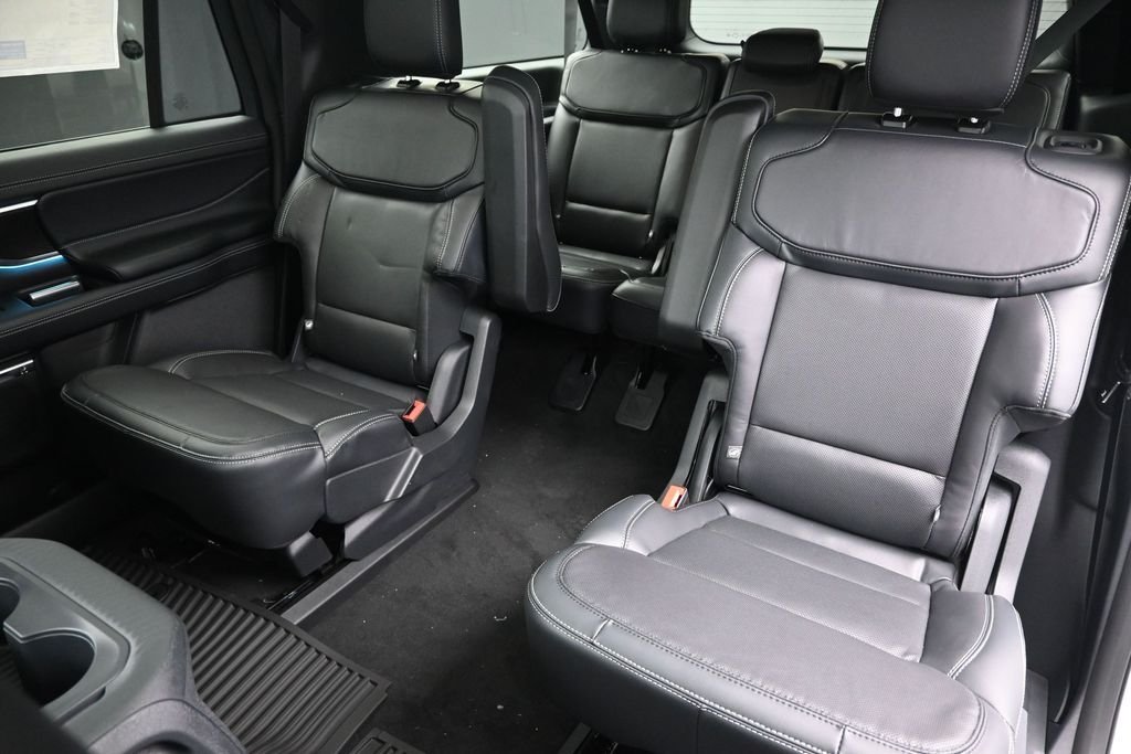 New 2027 White Ford Platinum image 21