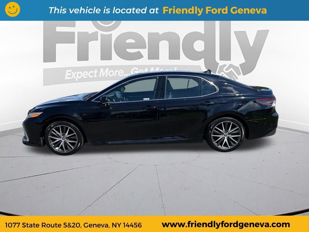 Used 2022 Black Toyota XLE image 3