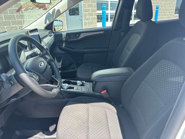 Used 2023 White Ford Active image 12