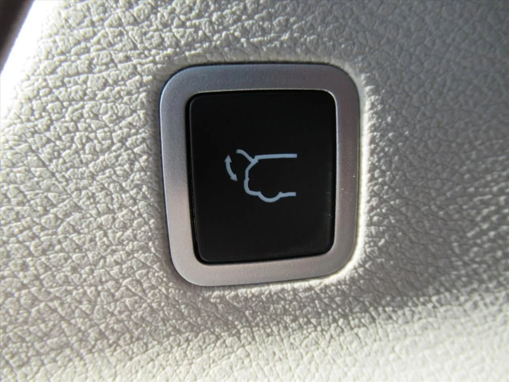 Certified Used 2024 Silver Chrysler Limited image 22