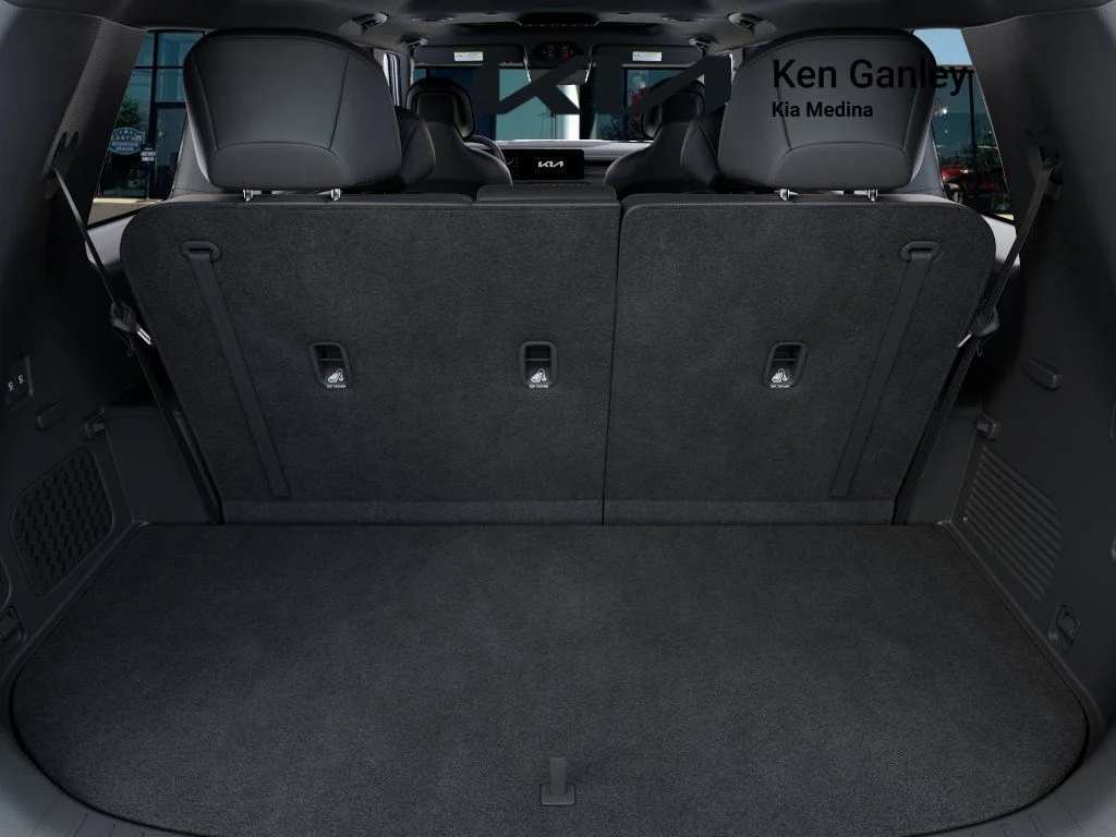 New 2027 Wolf Gray Kia X-LINE SX image 19